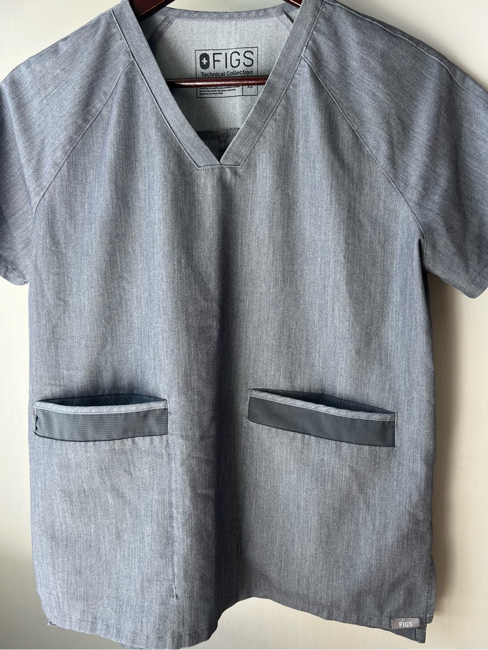 FIGS RARE Delmas Heather Graphite Gray V Neck Scrub Top Womens XS Medical Nurse
